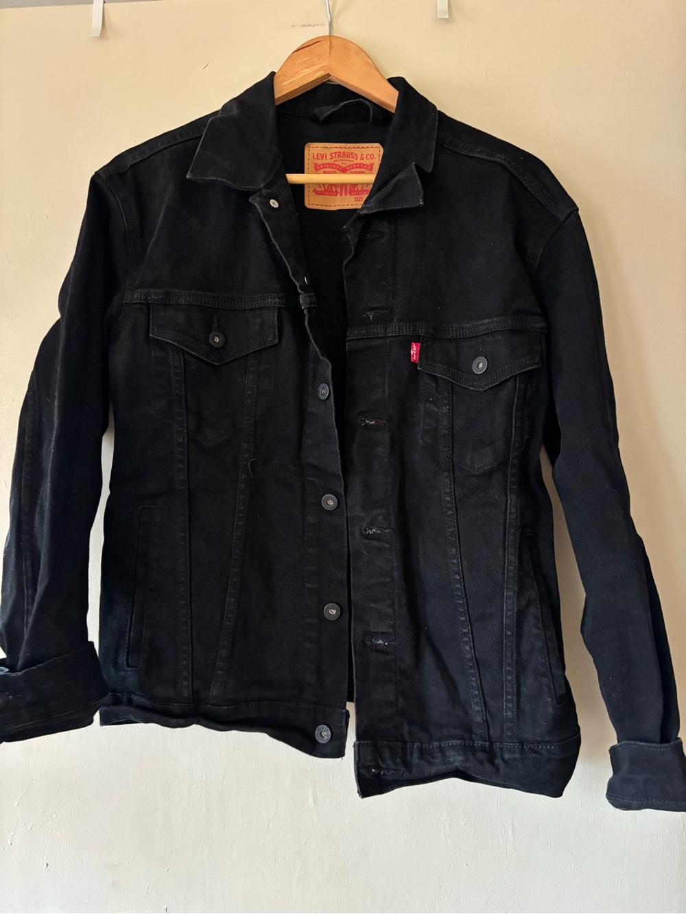 Levi's Black Denim Trucker Jacket with Classic Trucker Styling